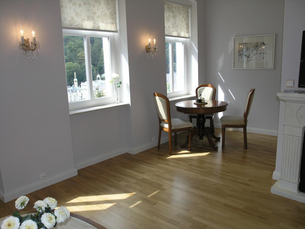 Apartamento Apartmán LUX Škroupova Karlovy Vary Exterior foto